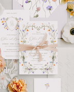 Set di inviti di matrimonio fiori selvatici pastello